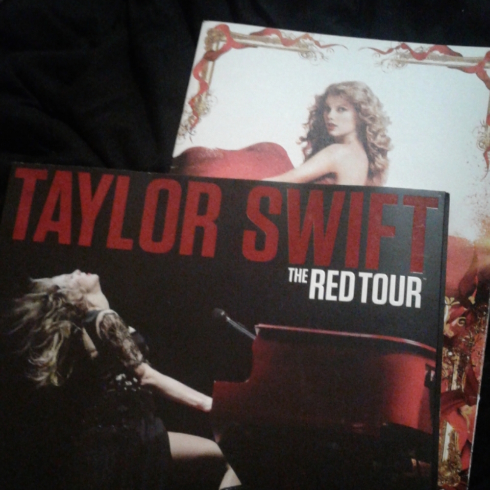 Taylor Swift tour book bundle